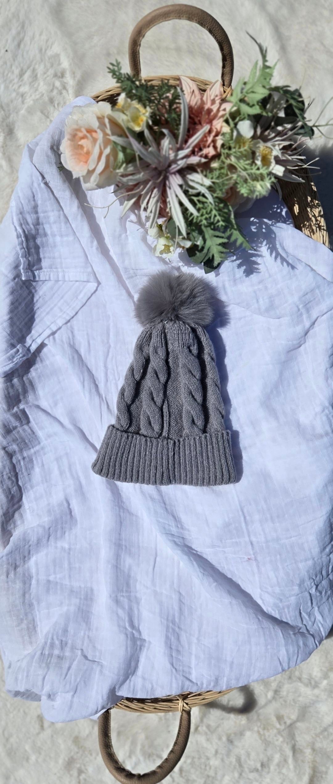  Knit Single Pom Pom Beanie